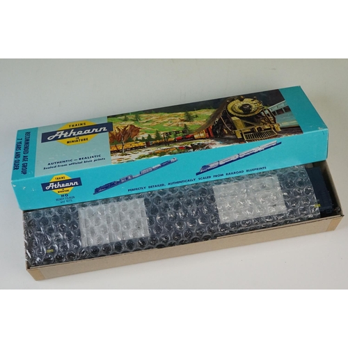 101 - Four boxed HO gauge Athearn items of rolling stock to include 5555 Southern Pacific, 1326 Rock Islan... 