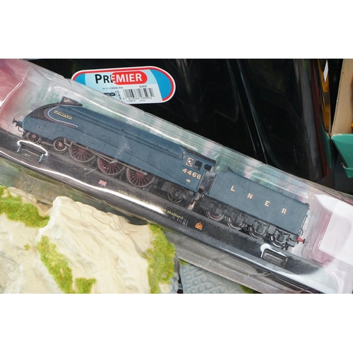 103 - Quantity of OO gauge model railway, mainly Triang to include locomotives, boxed trackside accessorie... 