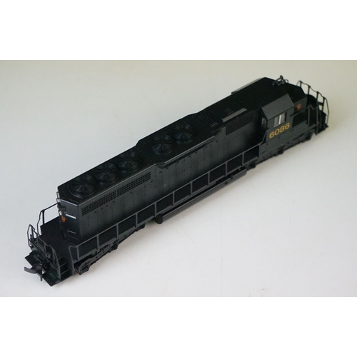 67 - Boxed Kato HO gauge 3701B Pennsylvania EMD SD40 locomotive