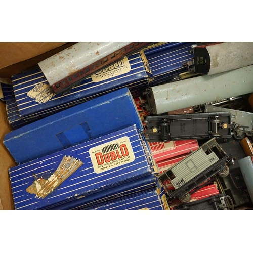 76 - Quantity of Hornby Dublo model railway to include locomotive, rolling stock, track, boxed examples a... 