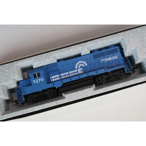 84 - Boxed Kato HO scale 37-033 EMD GP35 Conrail 2370 W/O DB locomotive plus 2 x box Concur Diesel locomo... 