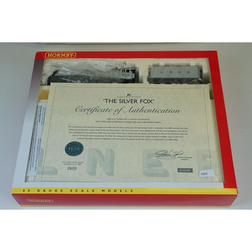 85 - Boxed Hornby OO gauge R2373M Silver Fox Train Pack, complete with original papers and certificate