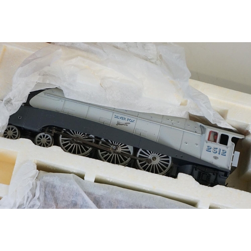 85 - Boxed Hornby OO gauge R2373M Silver Fox Train Pack, complete with original papers and certificate