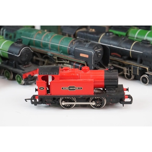 90 - Nine OO gauge locomotives to include Hornby R150 4-6-0 with tender, Hornby Britannia, Mainline Orion... 