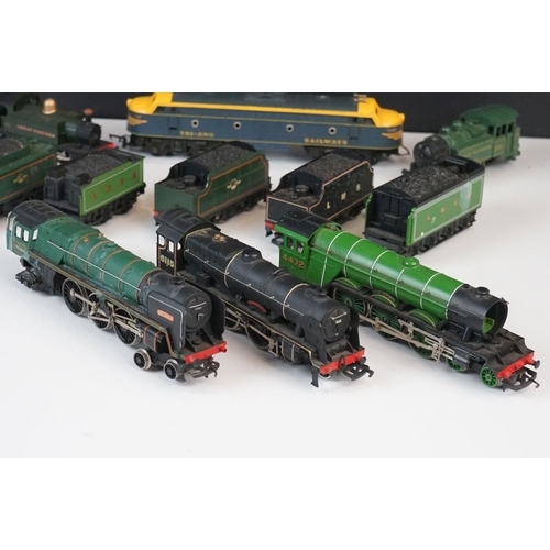 90 - Nine OO gauge locomotives to include Hornby R150 4-6-0 with tender, Hornby Britannia, Mainline Orion... 