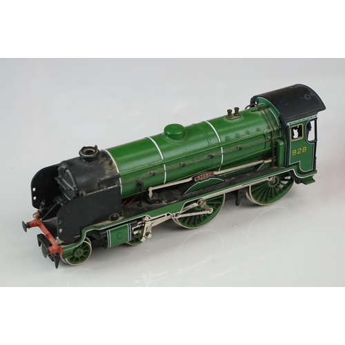 92 - Three boxed Hornby OO gauge locomotives to include R380 SR Schools Class V Loco Stowe, R261 SR Class... 