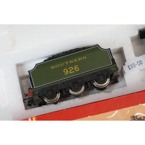 92 - Three boxed Hornby OO gauge locomotives to include R380 SR Schools Class V Loco Stowe, R261 SR Class... 