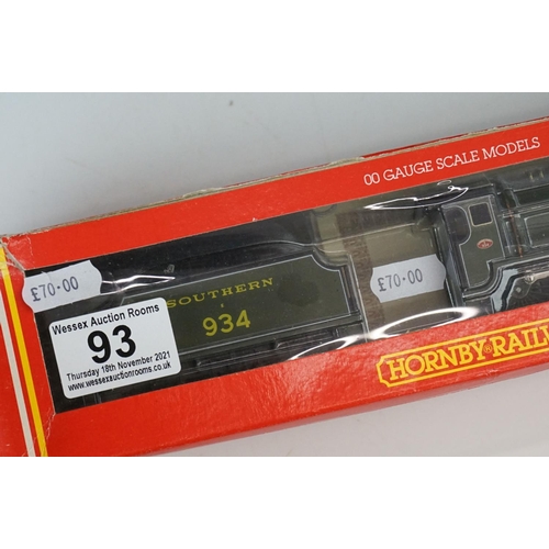 93 - Two boxed Hornby OO gauge locomotives to include R533 SR 4-4-0 Loco Schools Class St Lawrence and R2... 