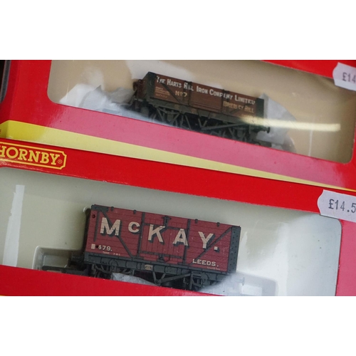 95 - 17 Boxed OO gauge items of rolling stock to include 12 x Hornby, 2 x Bachmann, 2 x Replica & 1 x Bac... 