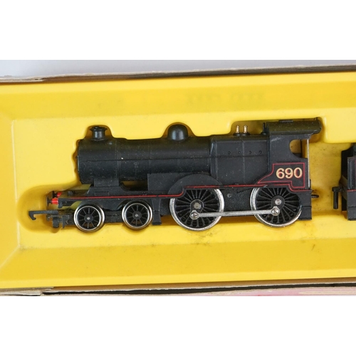 96 - Four boxed Hornby OO gauge locomotives to include R2671 LNER Industrial 0-4-0 No 5, R2384 BR 0-6-0T ... 