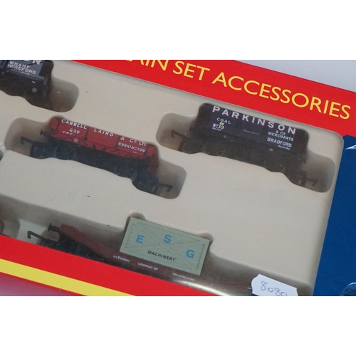 98 - Three boxed Hornby OO gauge rolling stock sets to include 2 x Railroad (R2670 & R6473) and R6228 Ass... 