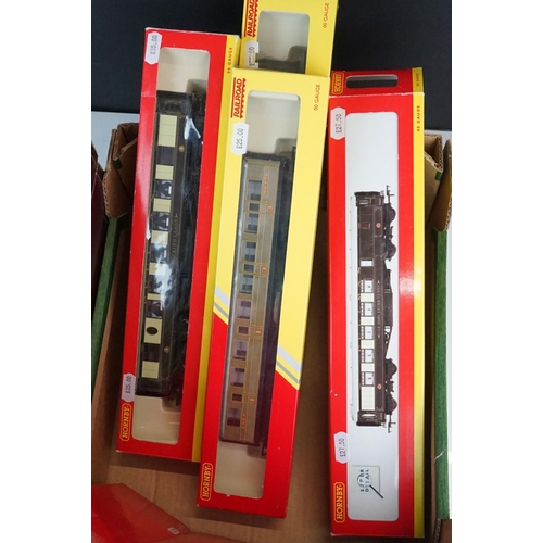 99 - 13 Boxed Hornby OO gauge items of rolling stock to include 7 x Top Link, 4 x Railroad and Super Deta... 