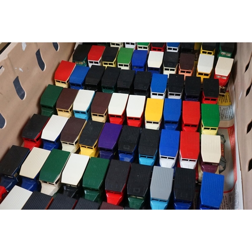 320 - Collection of around 150 diecast models, most appear to be Lledo to include Commercial Vehicles (3 b... 