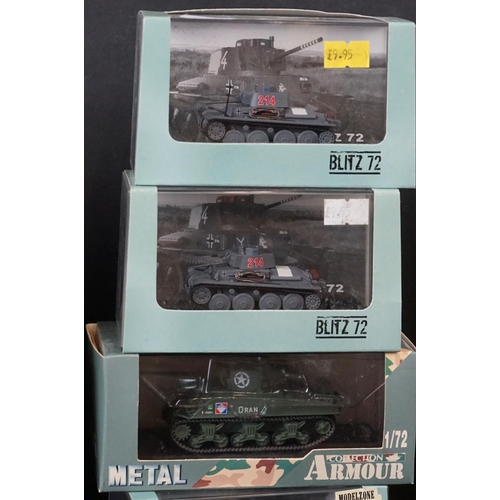 355 - Collection of around 28 boxed and cased diecast military models to include HobbyMaster, Oxford Dieca... 