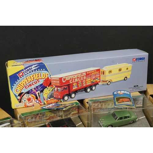 357 - Boxed Corgi Chipperfield Circus 97888 Foden Closed Pole Truck diecast model plus 4 x boxed Corgi Cla... 