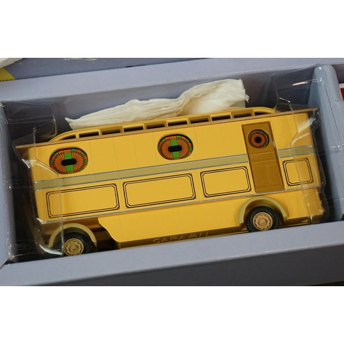 357 - Boxed Corgi Chipperfield Circus 97888 Foden Closed Pole Truck diecast model plus 4 x boxed Corgi Cla... 