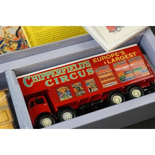 357 - Boxed Corgi Chipperfield Circus 97888 Foden Closed Pole Truck diecast model plus 4 x boxed Corgi Cla... 