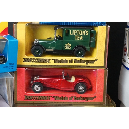 360 - 23 boxed Matchbox & Dinky diecast models to include Dinky Collection & Models of Yesterday etc