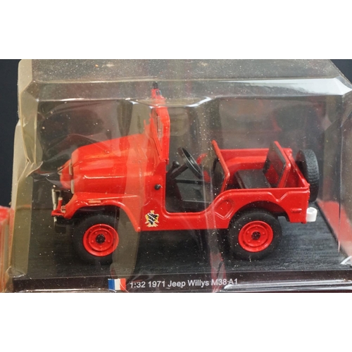 361 - Collection of around 130 boxed and cased Del Prado diecast Fire Engines plus several magazines (two ... 