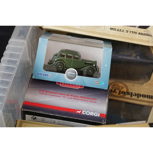 377 - Around 30 boxed diecast model cars to include Matchbox, Corgi, Oxford Diecast, LLedo tatty boxes