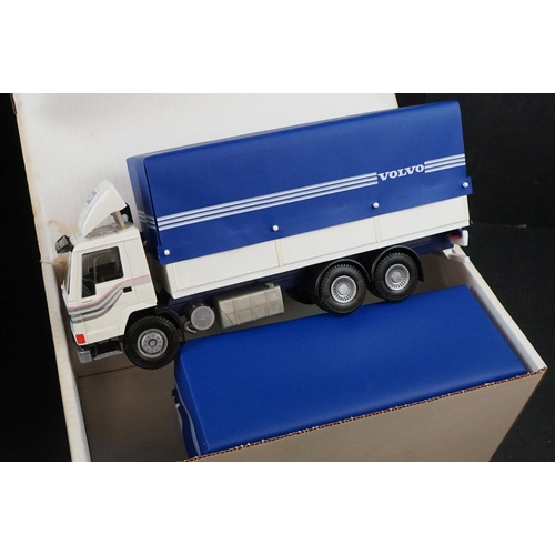 380 - Four boxed Emek-Muovio 1/25 Volvo models to include sealed 280872, FL10, fl10 Tipper with Trailer an... 