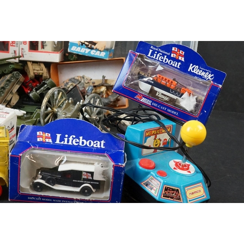 385 - Quantity of play worn and boxed diecast models to include Dinky military, Lledo etc plus a group of ... 