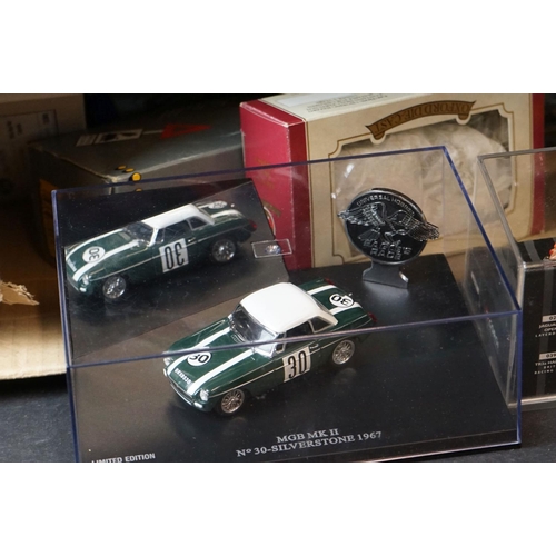 388 - Over 30 boxed diecast models, mainly Corgi examples to include Classic, Tramways, Royal Mail etc plu... 