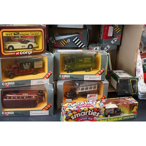 395 - 40 Boxed diecast models and sets to include mainly Corgi examples, plus a quantity of unboxed models... 