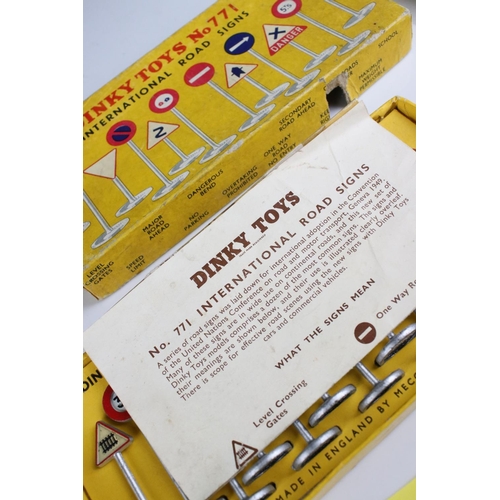 443 - Boxed Dinky 771 International Road Signs (complete & vg), boxed Dinky 12 One Dozen Tyres (with 5 tyr... 