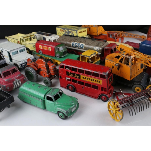 454 - Around 20 play worn mid 20th C onwards Dinky diecast commercial models to include 275 Brinks Armoure... 