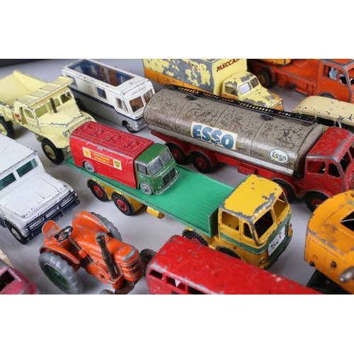 454 - Around 20 play worn mid 20th C onwards Dinky diecast commercial models to include 275 Brinks Armoure... 