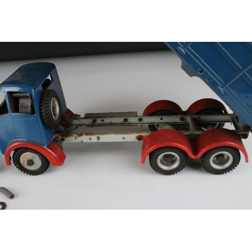 476 - Shackleton Model Foden FG6 Tipper diecast model in blue with red, play worn, with accessories