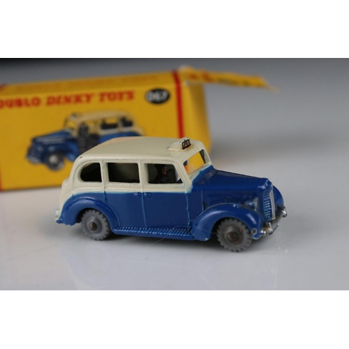 499 - Three boxed Dinky Dublo diecast models to include 066 Bedford Flatbed in grey, 069 Massey Ferguson T... 