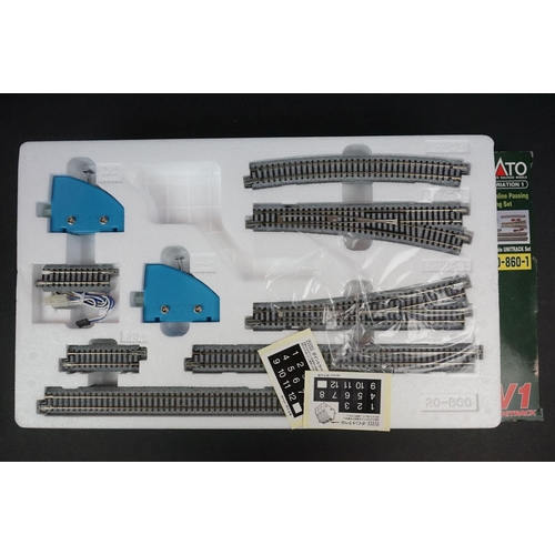 10 - Two boxed Kato N scale Unitrack sets to include 208601 V1 & 20864 V5, both complete