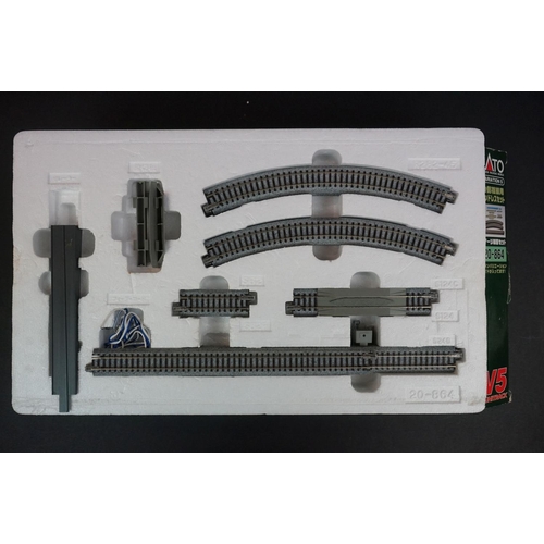 10 - Two boxed Kato N scale Unitrack sets to include 208601 V1 & 20864 V5, both complete