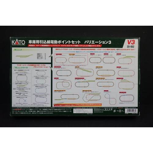 11 - Boxed Kato N scale 208501 Master 1 Basic Oval Track Set plus 4 x boxed Kato N scale Variation sets t... 