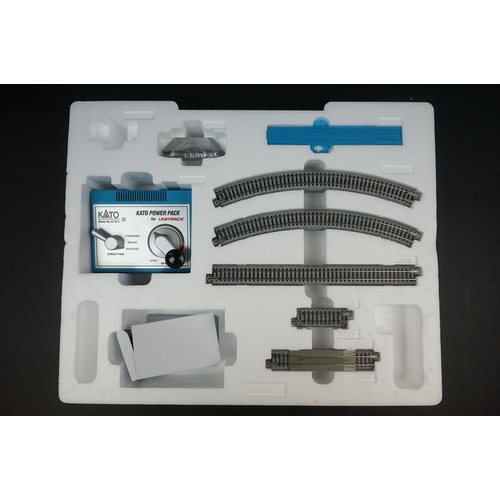 11 - Boxed Kato N scale 208501 Master 1 Basic Oval Track Set plus 4 x boxed Kato N scale Variation sets t... 