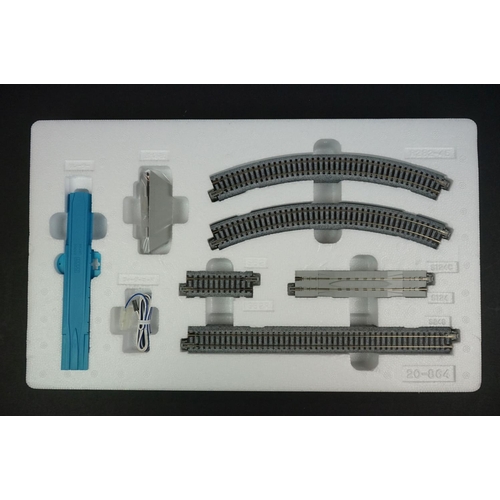 11 - Boxed Kato N scale 208501 Master 1 Basic Oval Track Set plus 4 x boxed Kato N scale Variation sets t... 