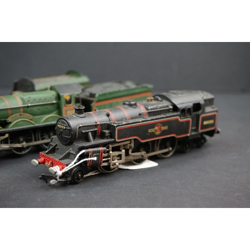 22 - Five Hornby Dublo locomotives to include Duchess of Montrose, Bristol Castle, 2-6-4 BR 80033 in blac... 