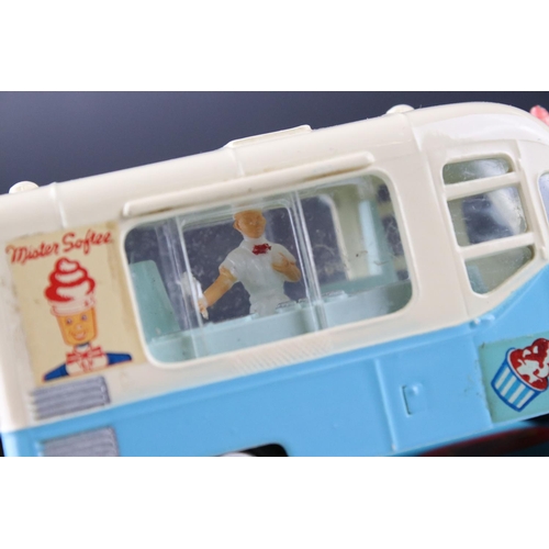 508 - Boxed Corgi 428 Smith's Mister Softee Ice Cream Van diecast model, diecast vg other than paint loss ... 