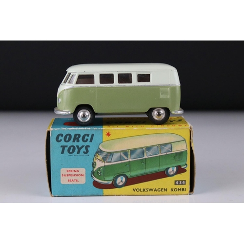 516 - Boxed Corgi 434 Volkswagen Kombi diecast model in two tone off white/green, diecast ex, box gd