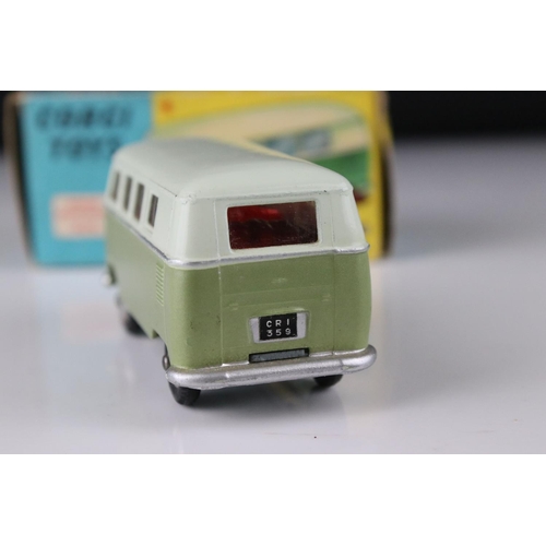 516 - Boxed Corgi 434 Volkswagen Kombi diecast model in two tone off white/green, diecast ex, box gd