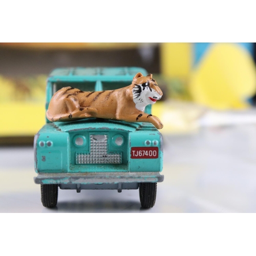 531 - Boxed Corgi Daktari Gift Set 7 diecast model complete with all 4 x figures, diecast model showing pa... 