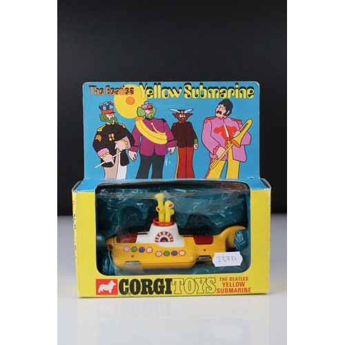 532 - Boxed Corgi 803 The Beatles Yellow Submarine diecast model, diecast and decals excellent, box with t... 