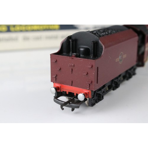 114 - Boxed Wrenn OO gauge W2226 4-6-2 City of London locomotive, BR maroon, excellent with original paper... 