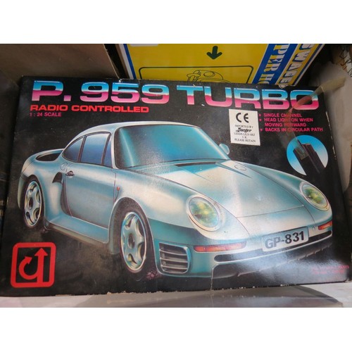 291 - Mixed collection of boxed diecast & plastic models, to include Maisto, Polistil etc, GP radio contro... 