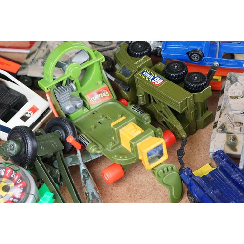 386 - Collection of play worn diecast models to include Corgi, Dinky etc featuring military examples plus ... 