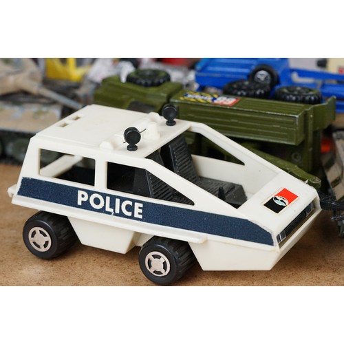 386 - Collection of play worn diecast models to include Corgi, Dinky etc featuring military examples plus ... 