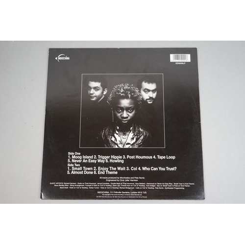 142 - Vinyl - Morcheeba Who Can You Trust? LP on Indochina ZEN009LP sleeve showing some ring wear otherwis... 