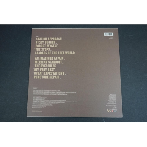 207 - Vinyl - Three original press LPs to include Elbow Leaders of the Free World VVR1032551 with HMV pric... 